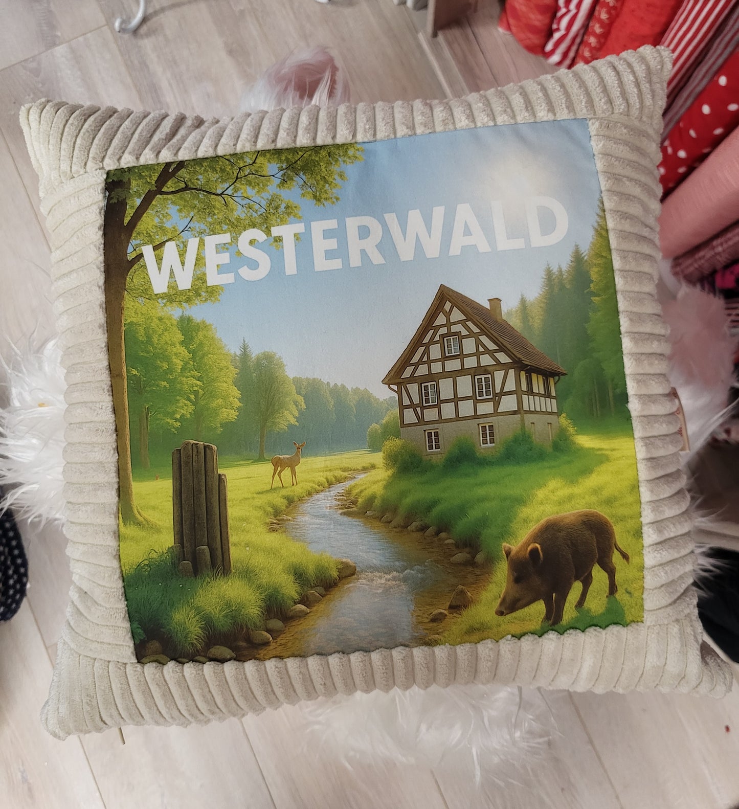 Kissen mit Cordrand-Westerwald