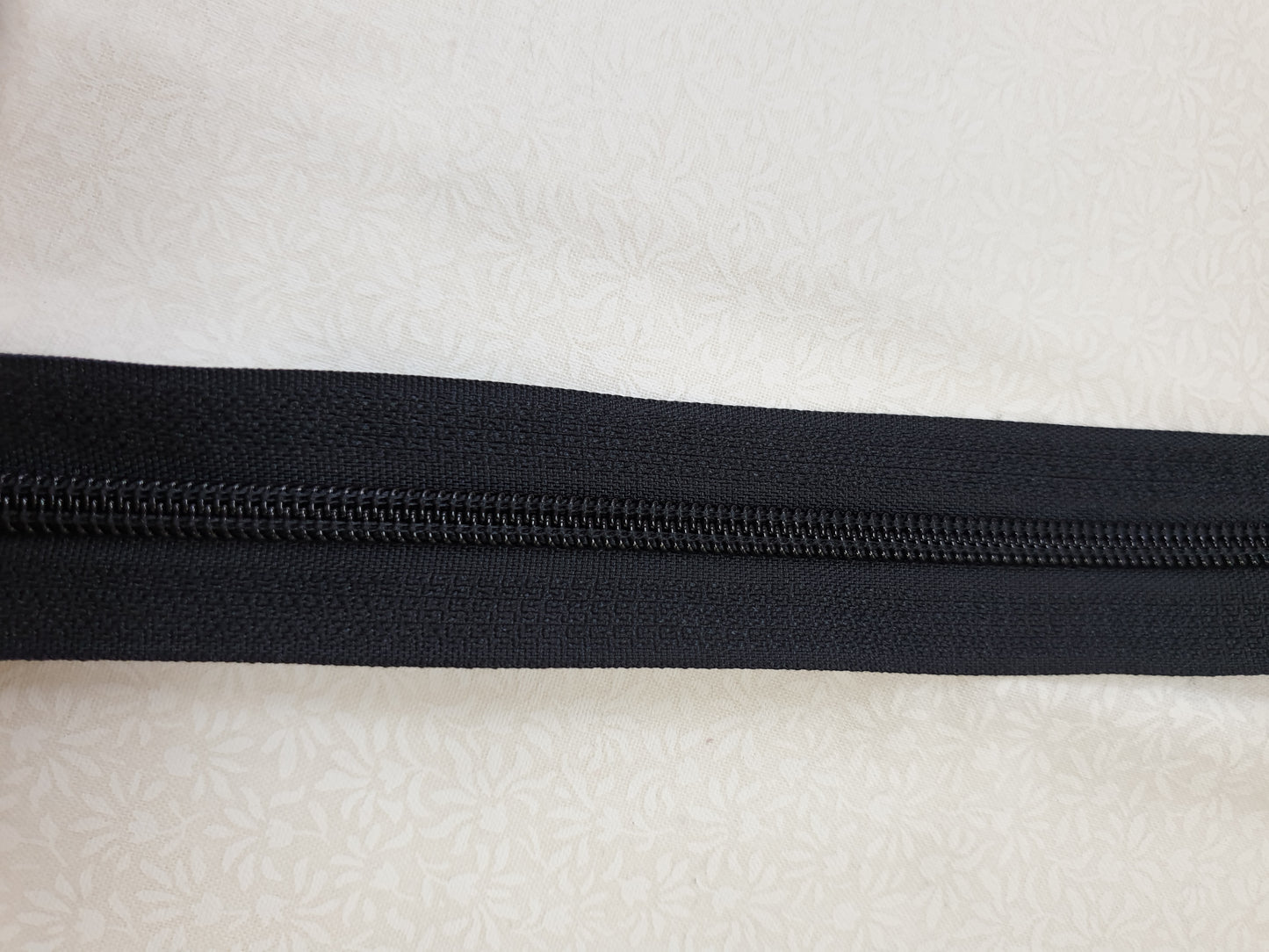 Endlosreißverschluss mit 6 mm Raupe in  schwarz