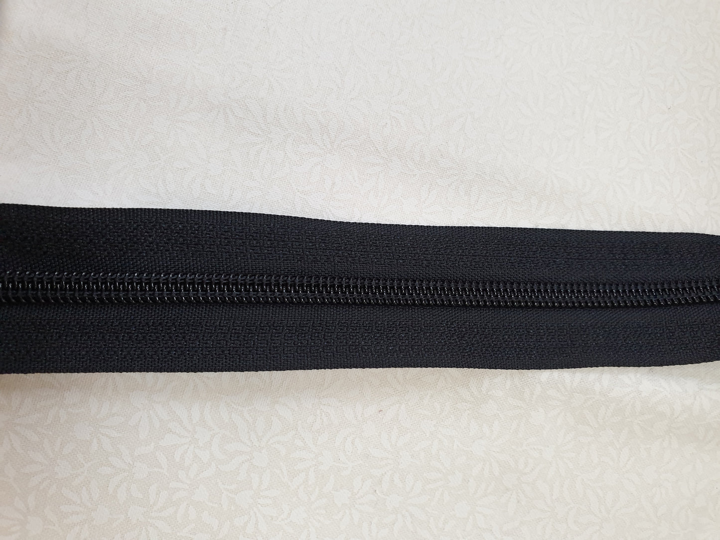 Endlosreißverschluss mit 6 mm Raupe in  schwarz