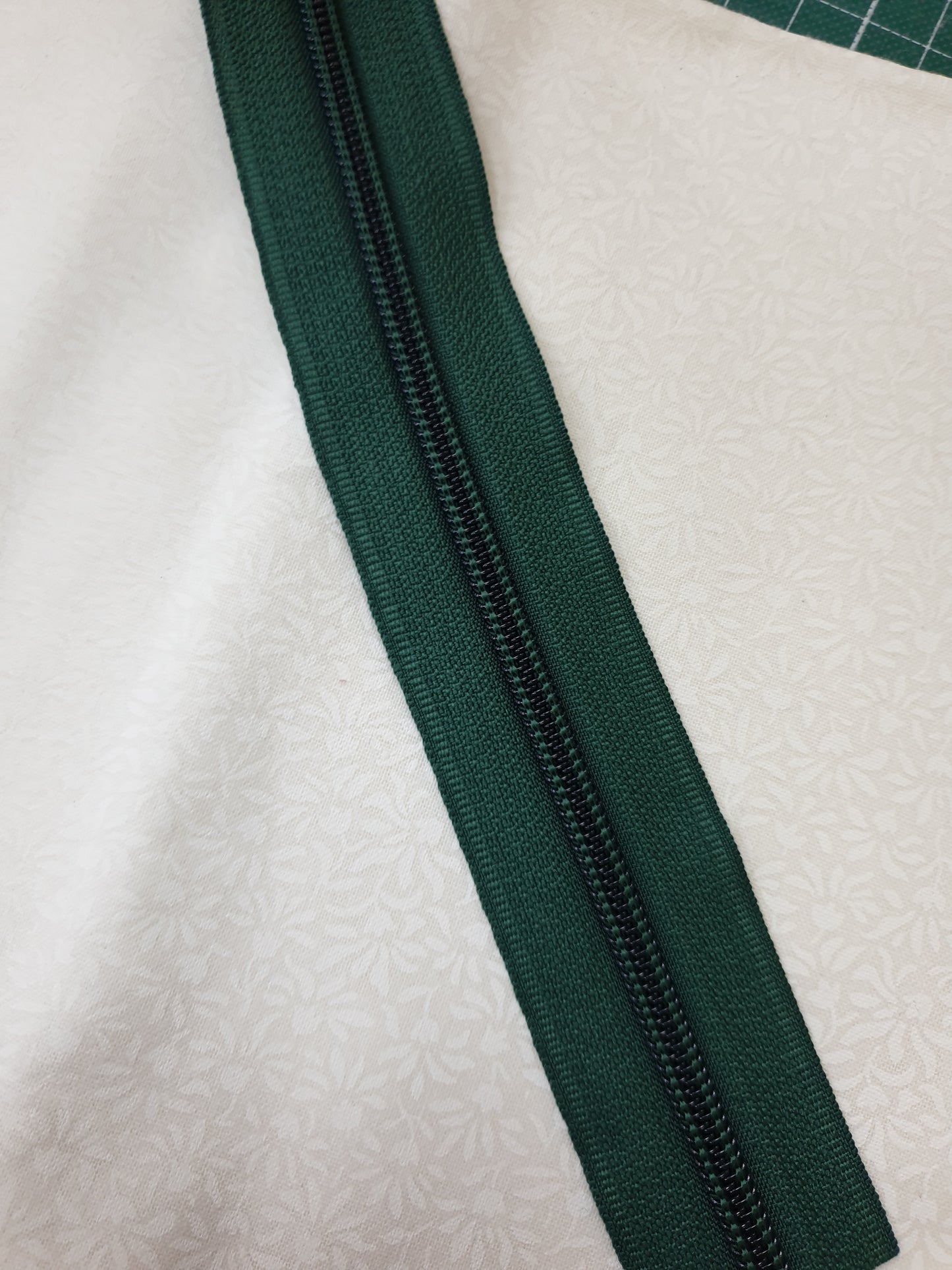 Enlosreißverschluss  6 mm Kunststoff Raupe